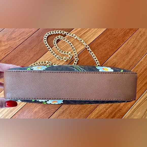 Michael Kors Jet Set Signature Chain Crossbody Bag with Daisy Floral Print - Picture 9 of 9